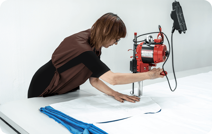 Пошив одежды с логотипом недорого